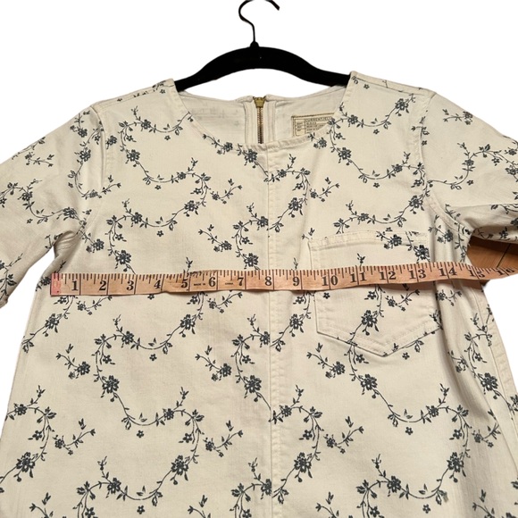 Current/elliot Short sleeved Floral Denim Mini Dress with frayed hem. - Picture 14 of 15